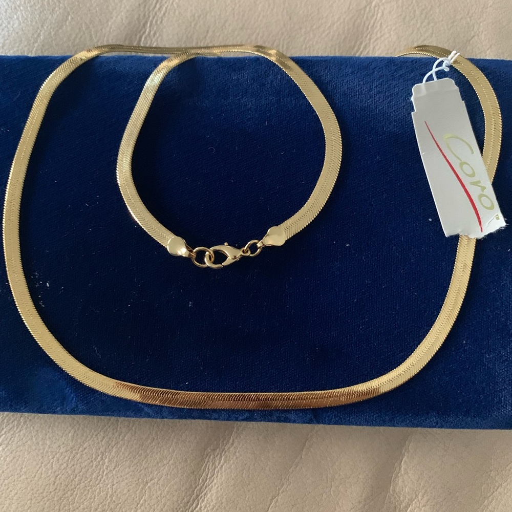 Gorgeous Gold necklace 24” by Coro/Vendome